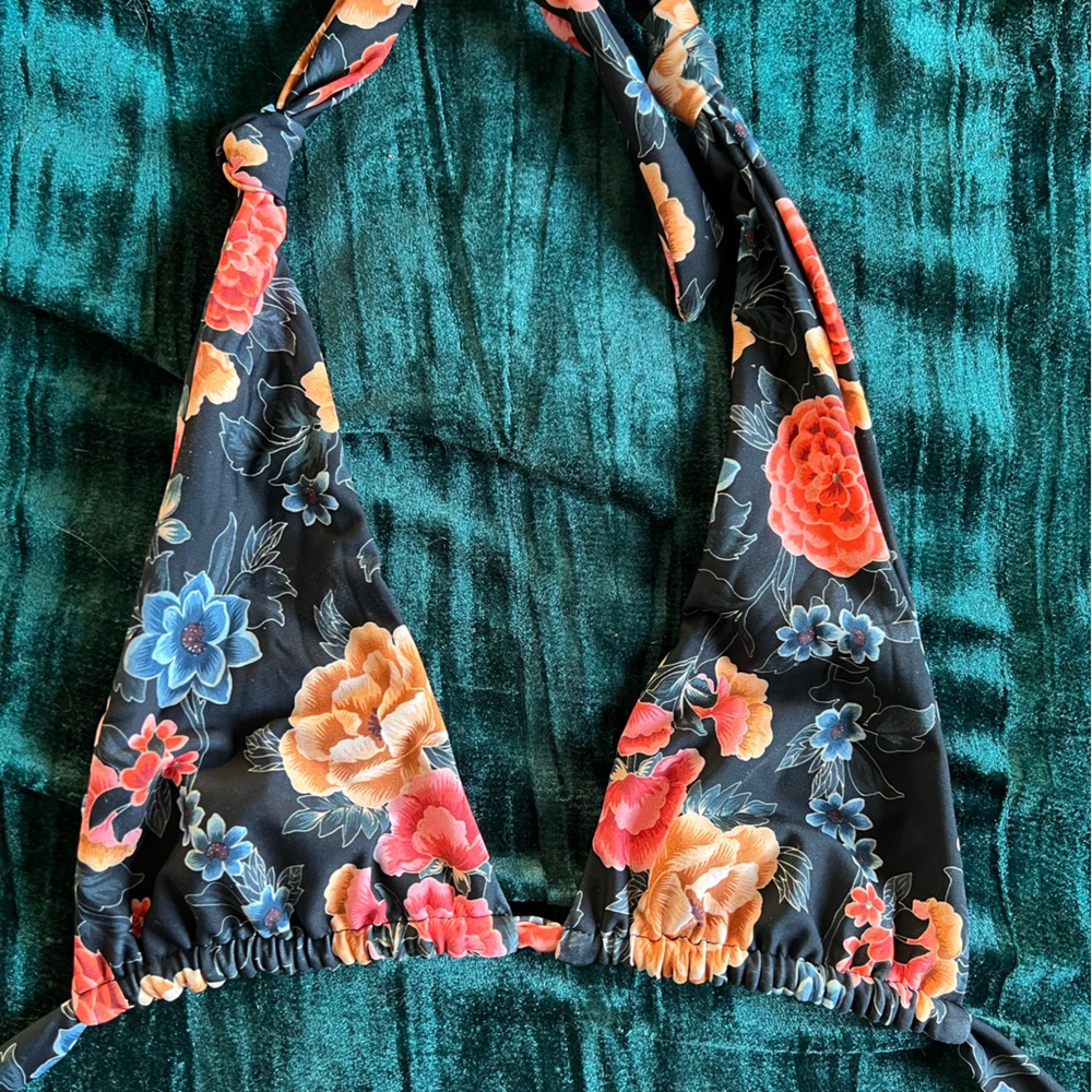 Darby Top - Size M - Skatie - color Tahiti